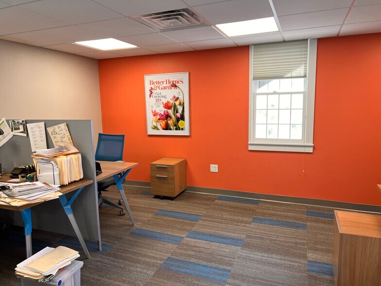 More Photos Of 16 long sands Rd, York Medical For Lease