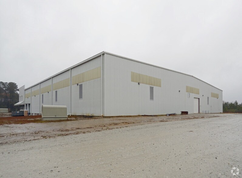 More Photos Of 137 Worth Beverage Dr, Burgaw Warehouse For Lease