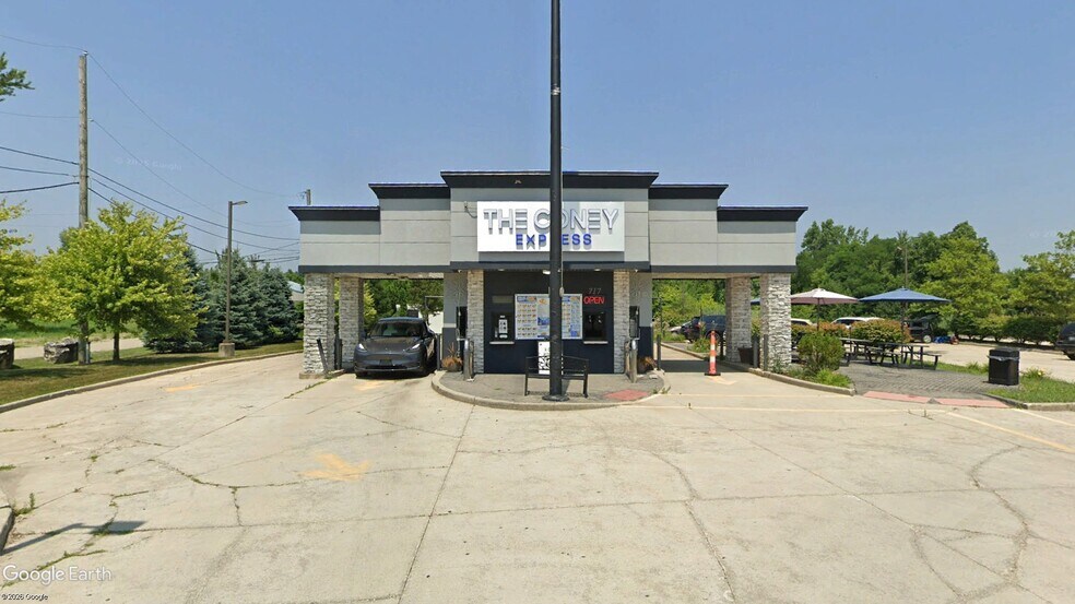 More Photos Of 717 Brown Rd, Lake Orion Fast Food For Sale