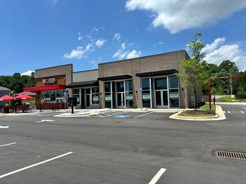 More Photos Of 83 N Georgia Ave, Dawsonville Restaurant For Lease