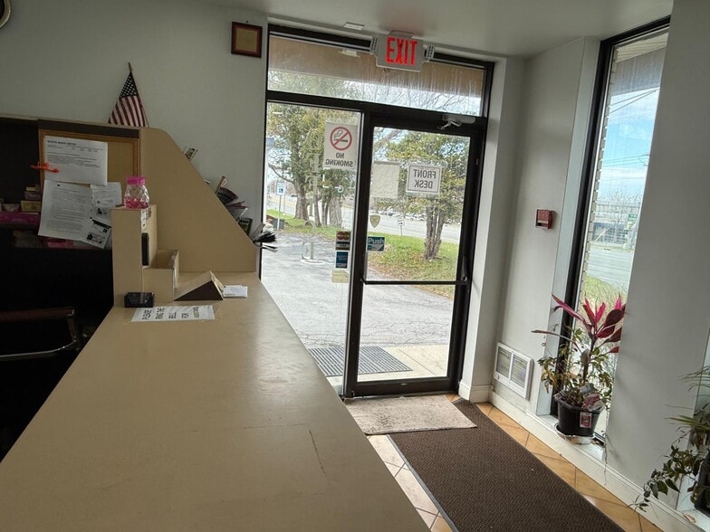 More Photos Of 947 New Loudon Rd, Latham Hotel For Sale