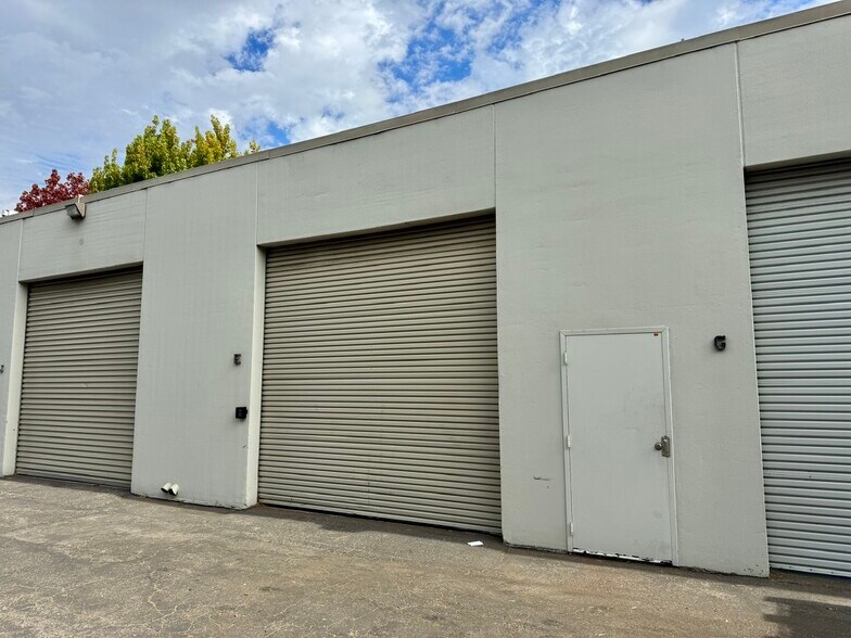 More Photos Of 2057 Goodyear Ave, Ventura Manufacturing For Sale