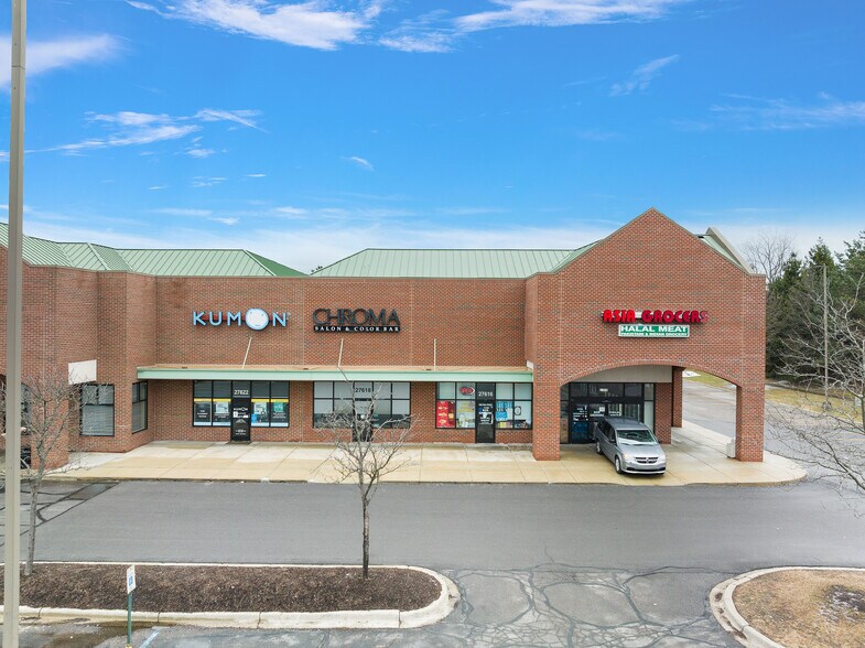 More Photos Of 27616-27690 Middlebelt Rd, Farmington Hills Freestanding For Lease