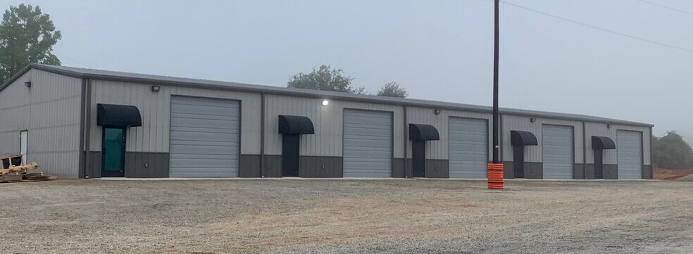 More Photos Of 1011 Upper Denton Rd, Weatherford Warehouse For Lease
