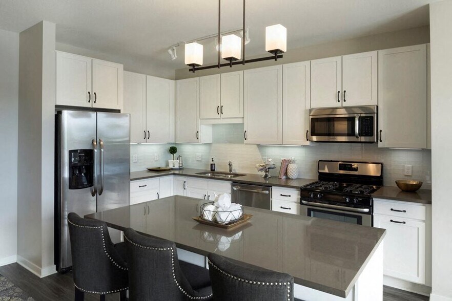 More Photos Of 1700 Plymouth Rd, Minnetonka Apartments For Lease