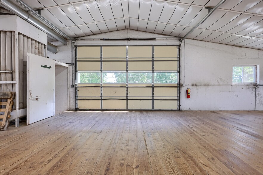 More Photos Of 197 Pencroft Dr N, Holtwood Industrial For Sale