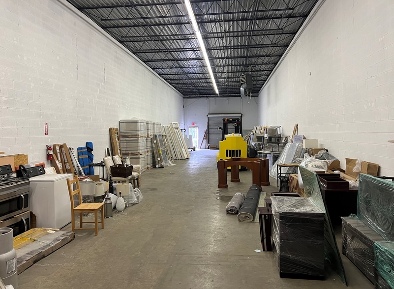 More Photos Of 6586 Dawson Blvd, Norcross Distribution For Lease