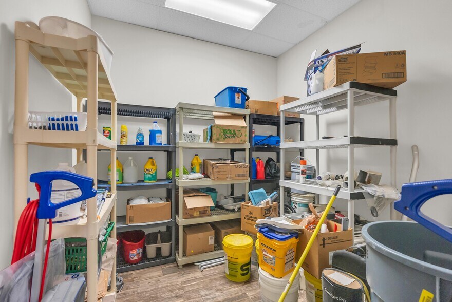 More Photos Of 11828 FM 1488 Rd, Magnolia Storefront Retail Office For Lease