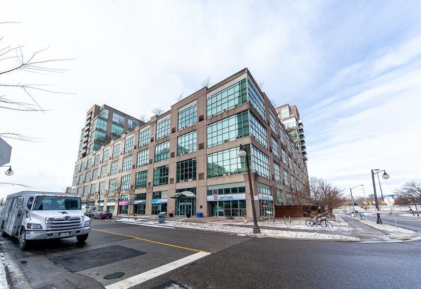 More Photos Of 250-300 Manitoba St, Toronto Apartments For Sale
