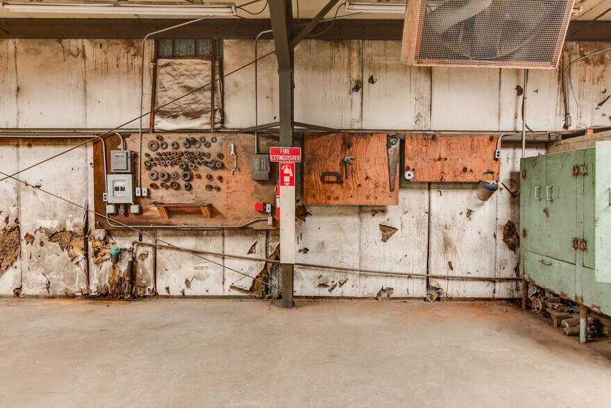 More Photos Of 720 E Main St, Ashdown Warehouse For Sale