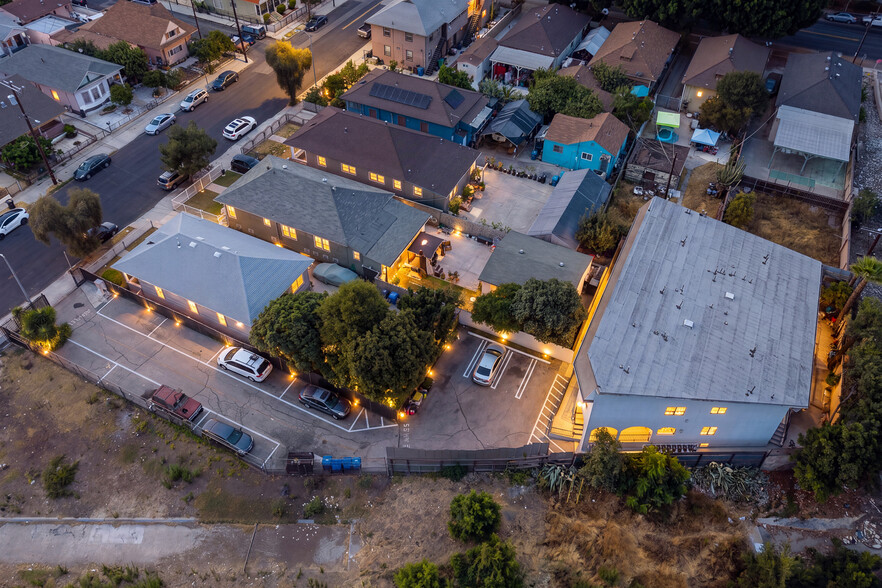 More Photos Of 2104 Mozart St, Los Angeles Apartments For Sale