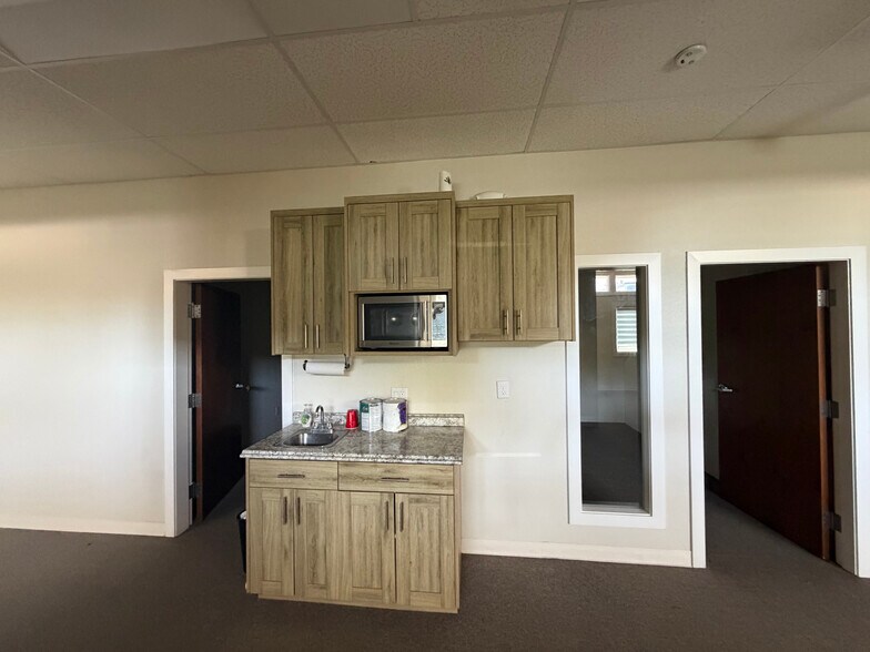More Photos Of 125 N Church St, Lodi Office For Lease