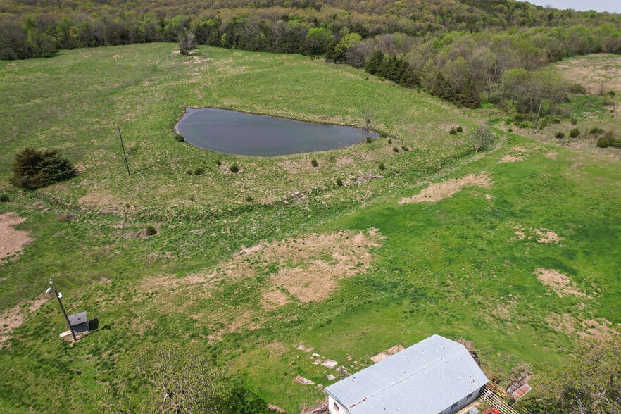 More Photos Of 10535 N Highway 59, Summers Land For Sale