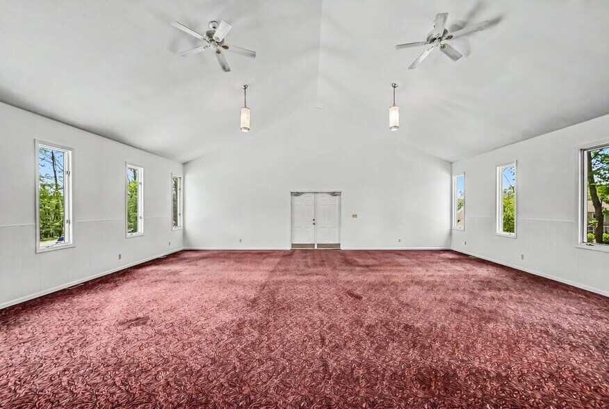 More Photos Of 15924 PA-407 Sr, Fleetville Office For Sale