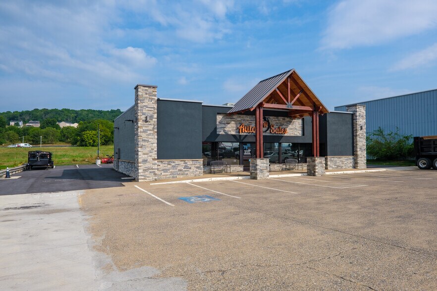 More Photos Of 3251 S Main St, Harrisonburg Auto Dealership For Lease