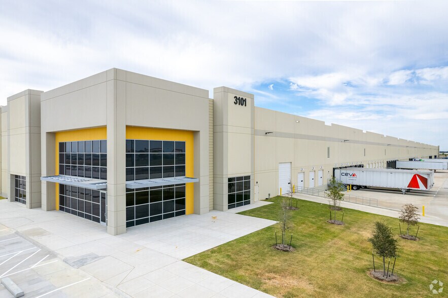 Primary Photo Of 3101 W Oak St, Denton Distribution For Lease