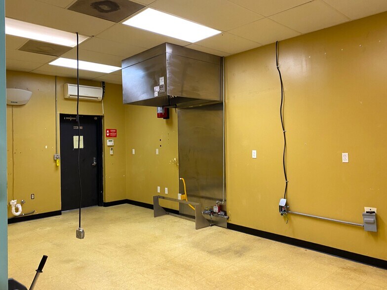 More Photos Of 5076 Sunset Blvd, Lexington Storefront Retail Office For Lease