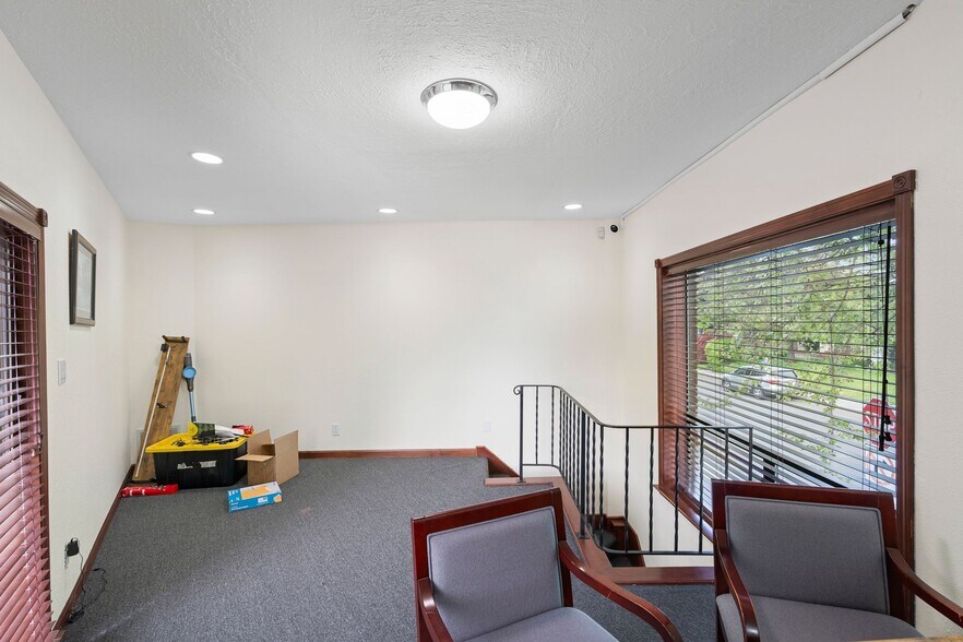 More Photos Of 4515 NE Sandy Blvd, Portland Loft Creative Space For Sale