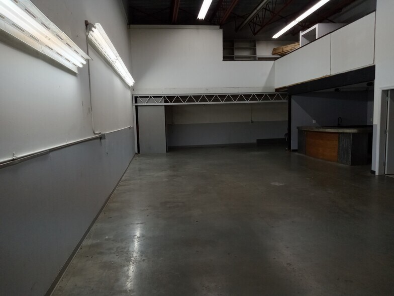 More Photos Of 13325 115th Ave, Surrey Light Manufacturing For Lease