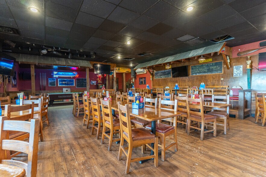 More Photos Of 1401 S Morley St, Moberly Restaurant For Sale