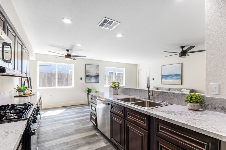 More Photos Of 2409 Cava Ct, Sacramento Apartments For Sale