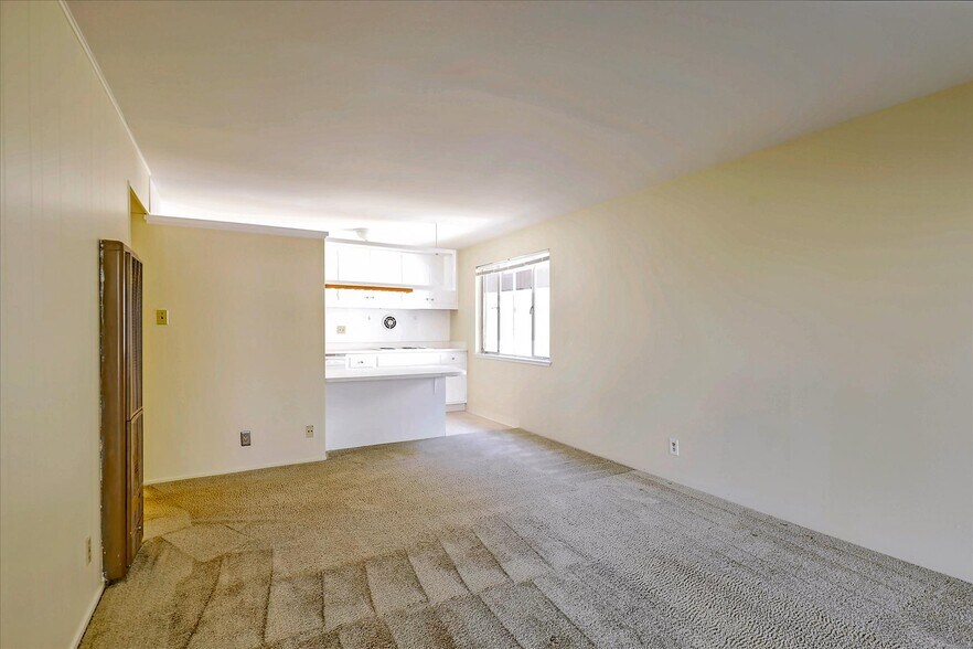 More Photos Of 6 Garden Ct, Belmont Apartments For Sale