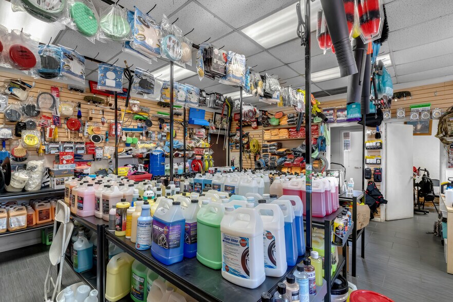 More Photos Of 5711 Sheila St, Commerce Warehouse For Sale