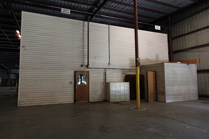 More Photos Of 4501 E Palmetto St, Florence Warehouse For Sale
