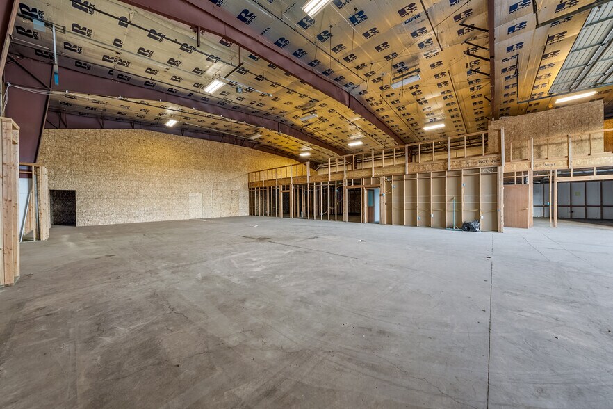 More Photos Of 1385 Antelope Rd, White City Manufacturing For Lease