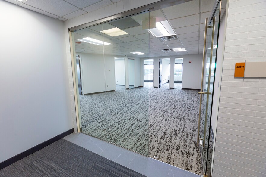 More Photos Of 13873 Park Center Rd, Herndon Office For Lease