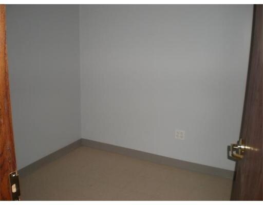 More Photos Of 147 Revolutionary Dr, East Taunton Warehouse For Lease