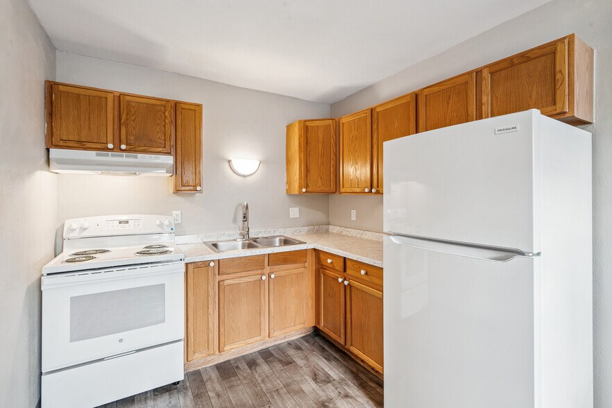 More Photos Of 322 W 65th St, Davenport Apartments For Sale