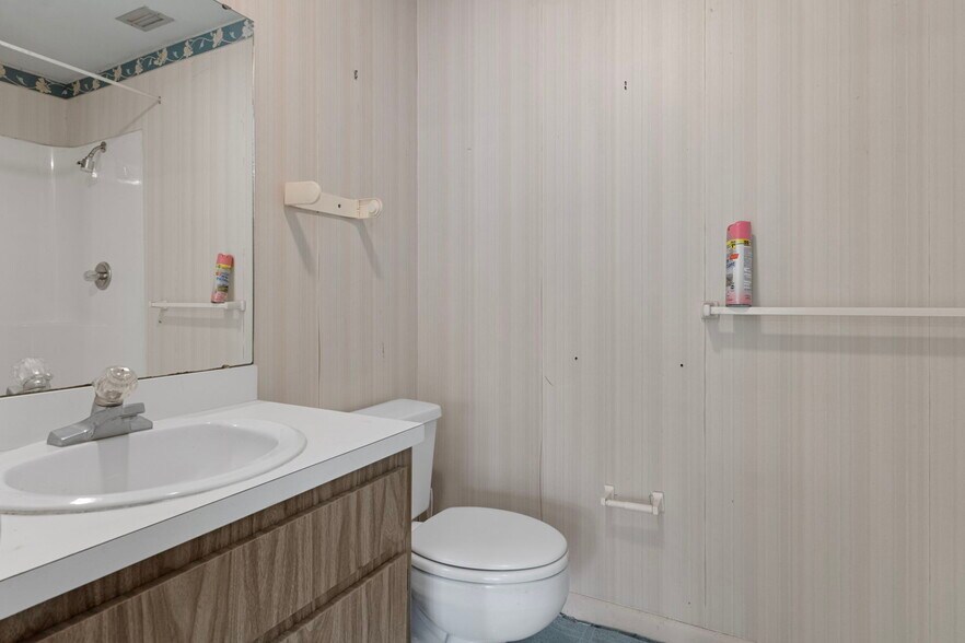 More Photos Of 377 Highway 40 W, Inglis Flex For Sale