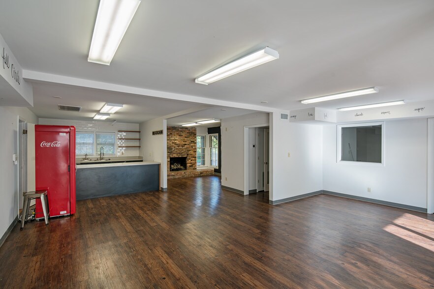 More Photos Of 771 E Brookhaven Cir, Memphis Loft Creative Space For Sale