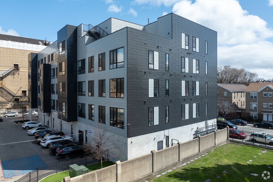 More Photos Of 1242 W Lawrence Ave, Chicago Apartments For Sale