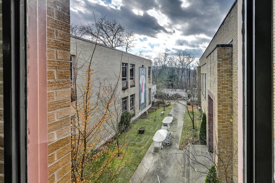 More Photos Of 15 Alliance St, New Philadelphia Rehabilitation Center For Sale