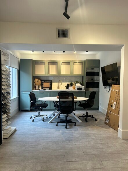 More Photos Of 270 NE 60th St, Miami Office For Lease