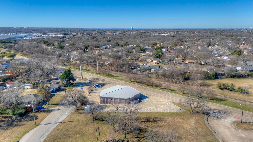 More Photos Of 300 Santa Fe Trl, Duncanville Freestanding For Sale