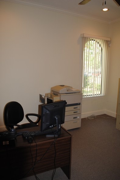 More Photos Of 12824 Willow Centre Dr, Houston Medical For Sale