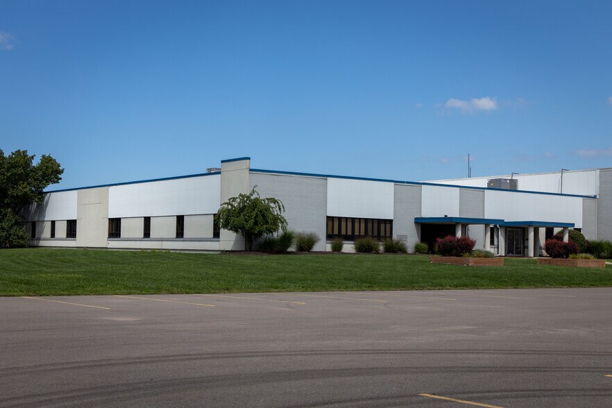 More Photos Of 20600 Sheldon Rd, Brook Park Warehouse For Lease