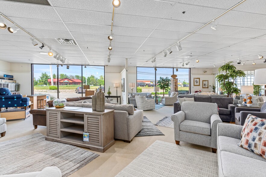 More Photos Of 130 Western Ave, South Portland Freestanding For Sale