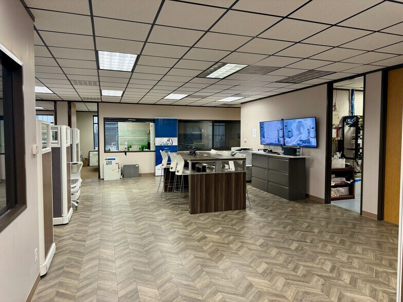 More Photos Of 10010 Fairbanks North Houston Rd, Houston Manufacturing For Sale