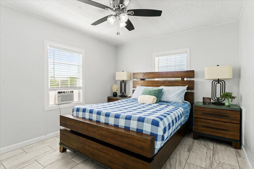 More Photos Of 115 Byers Dr, Port O Connor Trailer Camper Park For Sale