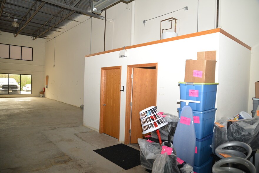 More Photos Of 1343 E Wisconsin Ave, Pewaukee Light Distribution For Lease