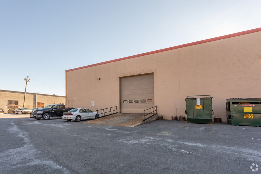 More Photos Of 4700-4724 Benson Ave, Arbutus Warehouse For Lease