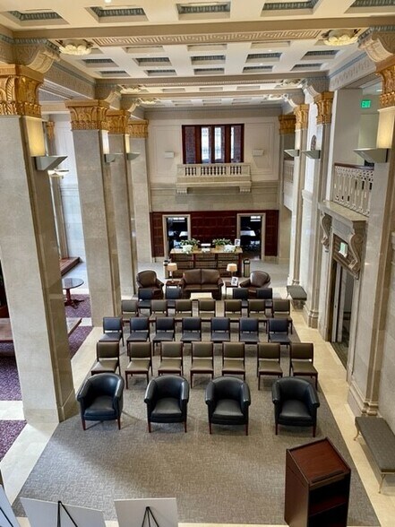 More Photos Of 233 E Redwood St, Baltimore Office For Lease