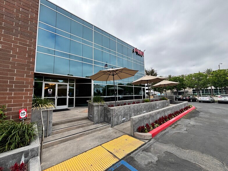 More Photos Of 1601 E Orangewood Ave, Anaheim Office For Lease