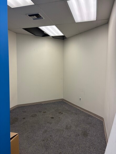 More Photos Of 2510 Boston Rd, Bronx Storefront For Lease