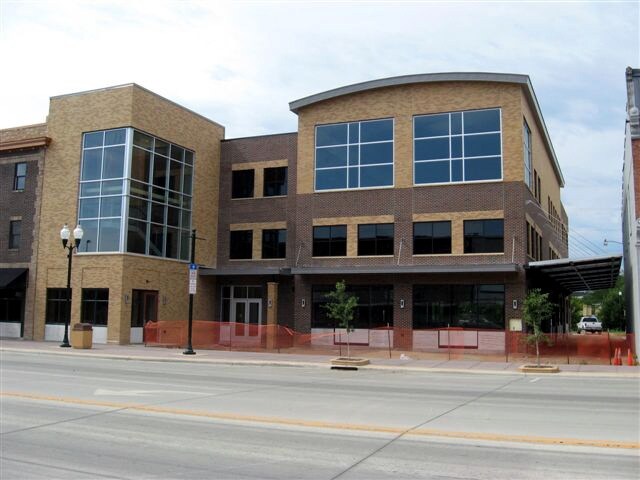 More Photos Of 207 W Main St, Marshall Office For Lease