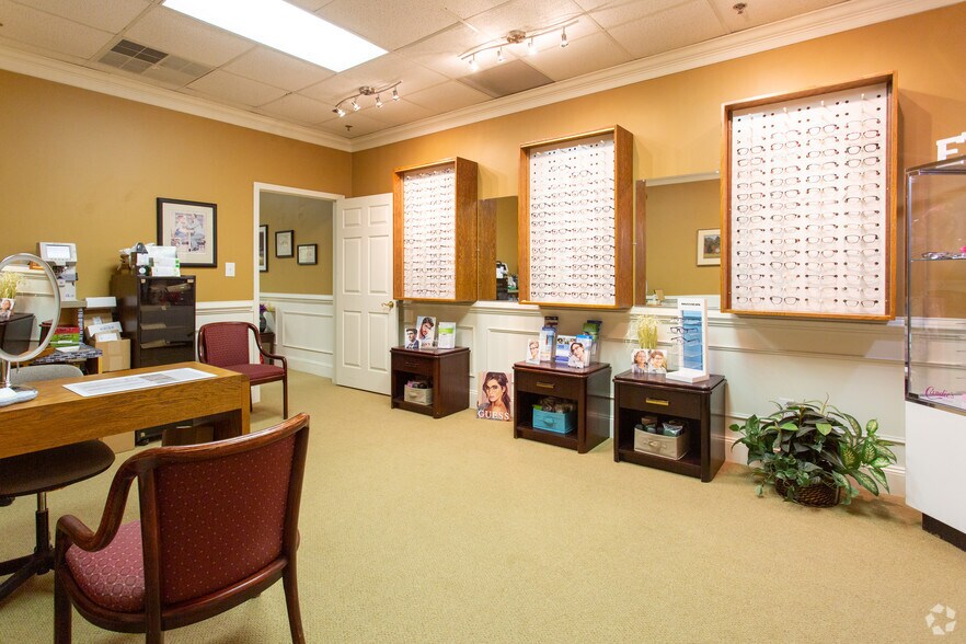 More Photos Of 3630 George Washington Mem Hwy, Yorktown Office For Lease